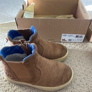 Ugg toddler youth size 10 zip up shoes